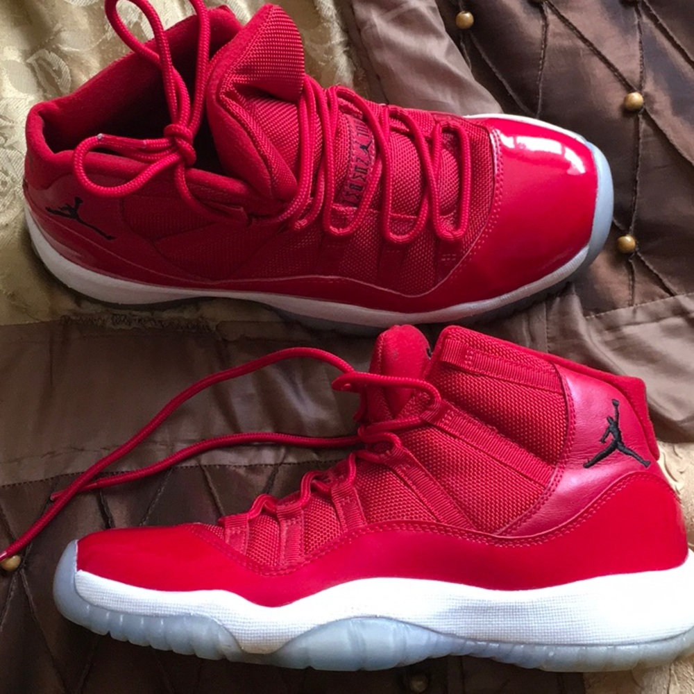 Jordan 11s